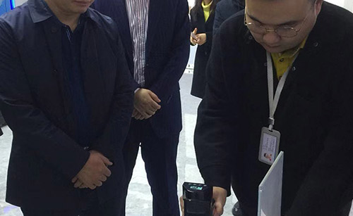 合肥市瑤海區(qū)區(qū)長陸勤山、 副區(qū)長張勇一行來我司參觀考察(圖2) 微信圖片_20191217154449.jpg