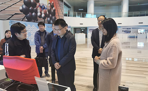 合肥市瑤海區(qū)區(qū)長陸勤山、 副區(qū)長張勇一行來我司參觀考察(圖1) 微信圖片_20191217155031.jpg